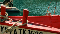 Red wooden boat – Detail